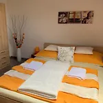 Nagcsalados Rozsa Apartment